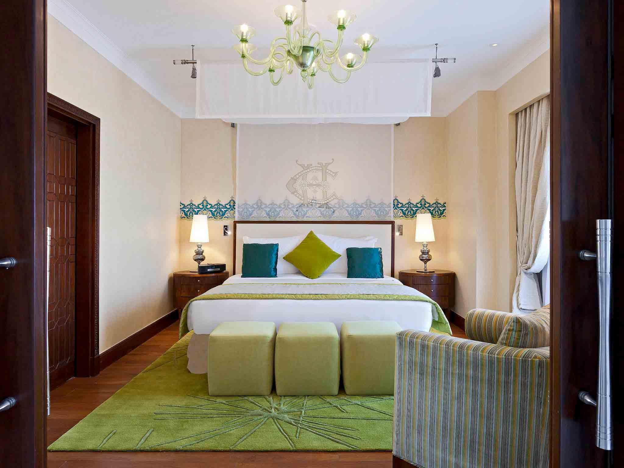 Pavillon Winter Luxor Hotel Exterior photo A bedroom at the Taj Bengal