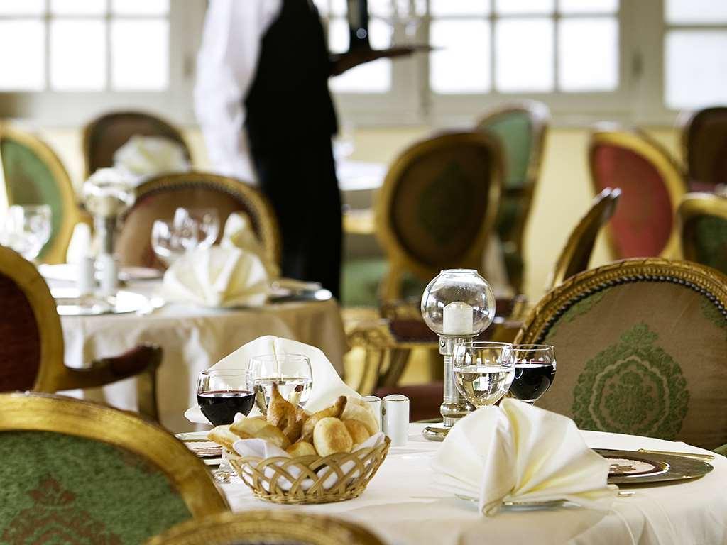 Pavillon Winter Luxor Hotel Exterior photo A restaurant in Cairo