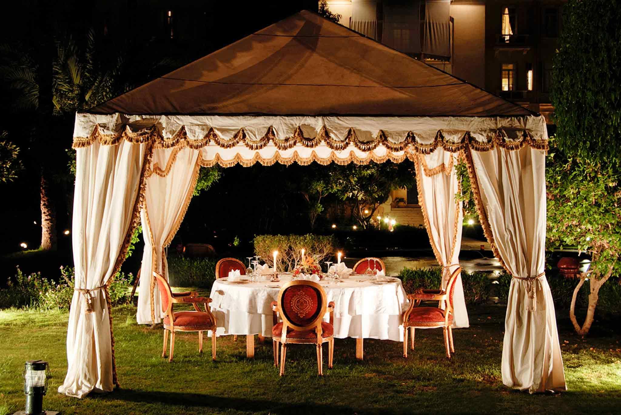 Pavillon Winter Luxor Hotel Exterior photo A tent