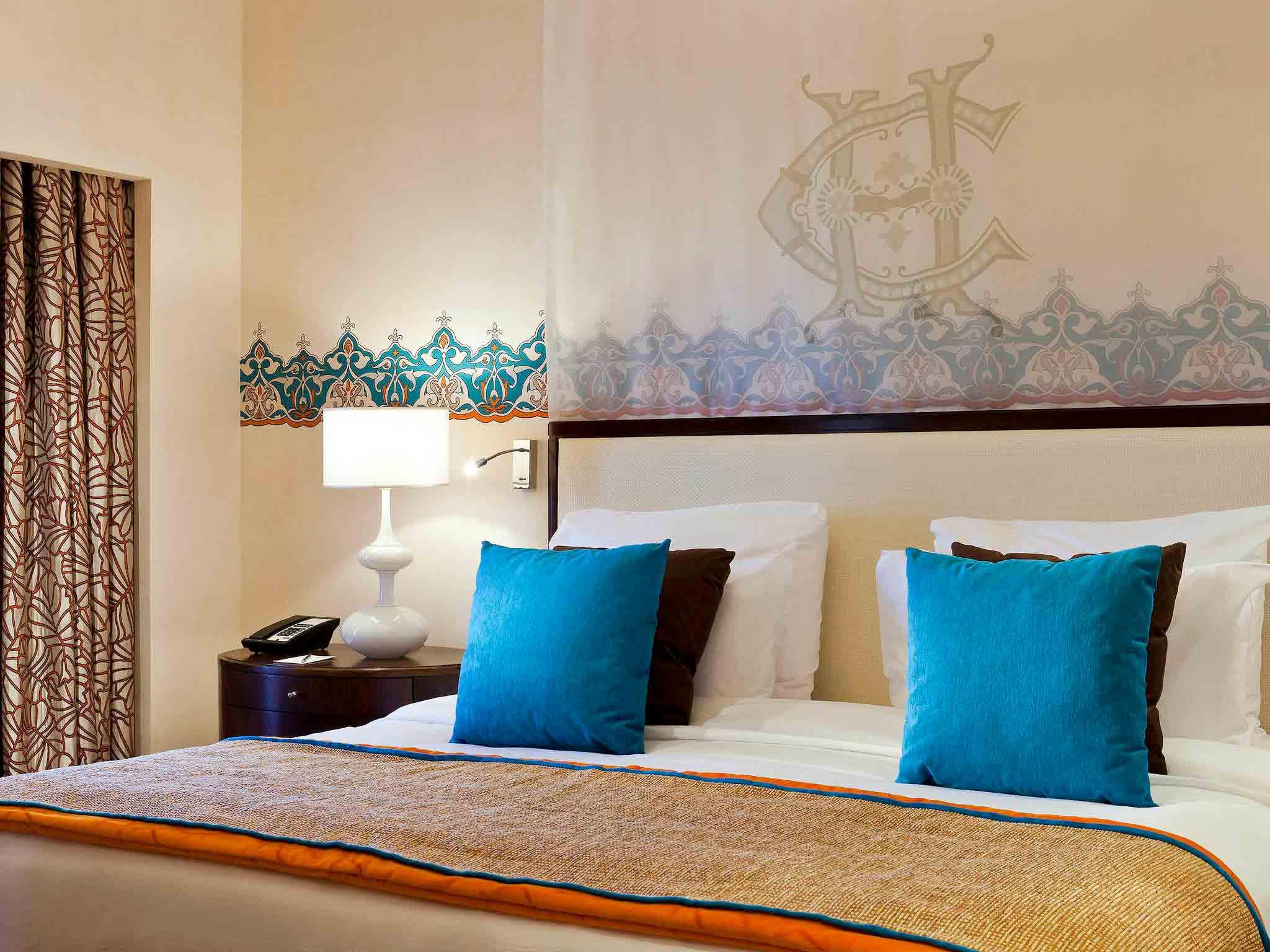 Pavillon Winter Luxor Hotel Exterior photo A bedroom at the Taj Bengal