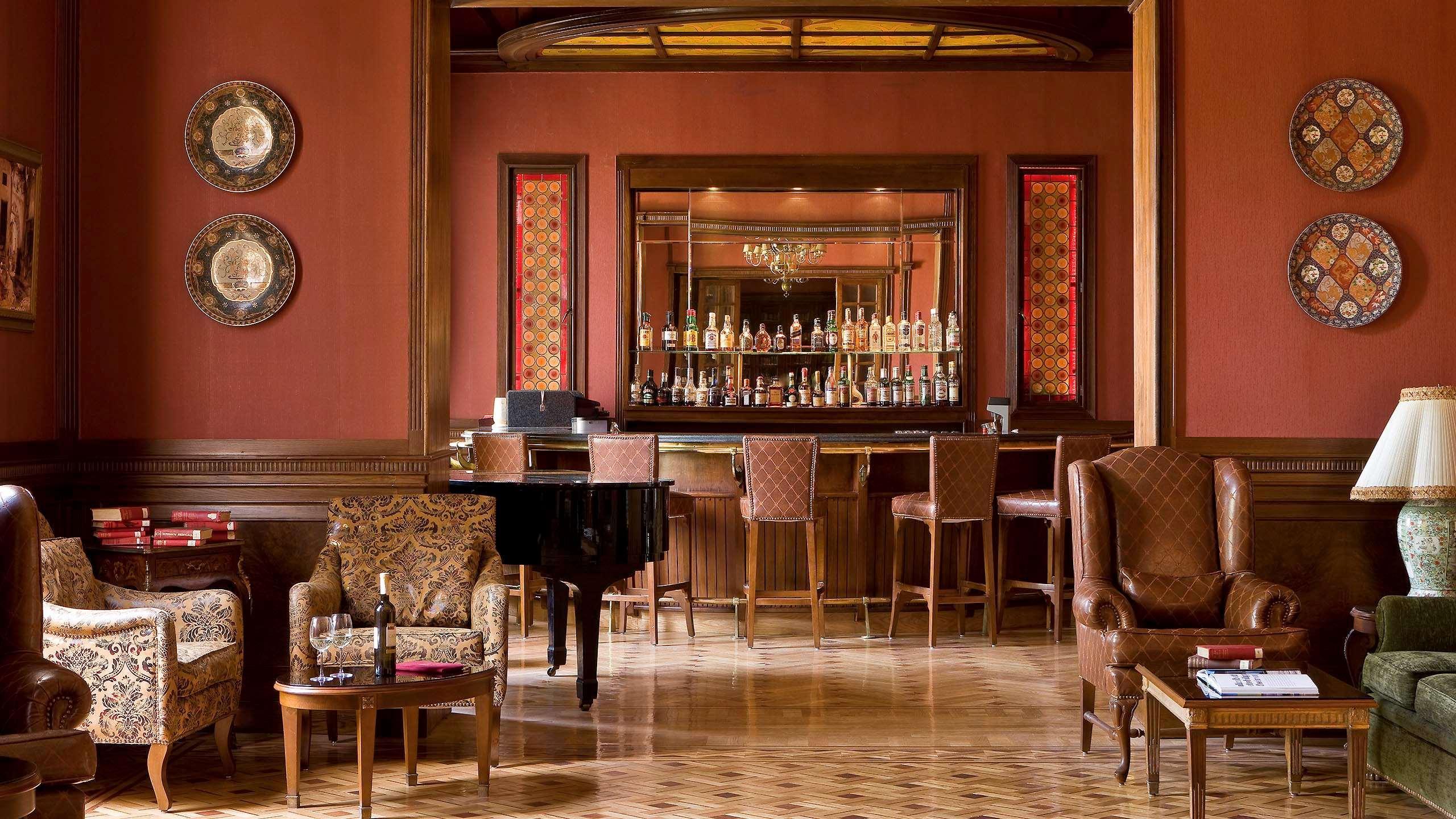 Pavillon Winter Luxor Hotel Exterior photo The bar at the lobby